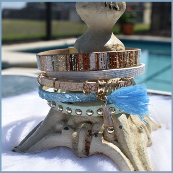 Beautiful Leather Layered Magnetic Bracelets - Picture 4 of 4